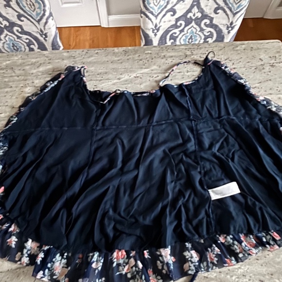 Abercrombie and Fitch Womens Floral Navy Backless Wrap Dress - Size M - Picture 2 of 6
